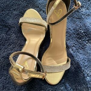 Elegant Gold Women's Sandals